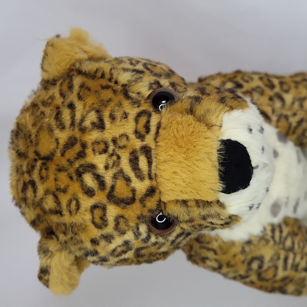 National Geographic Leopard Cheetuh Wild Cat Plush Realistic 9" Great condition
